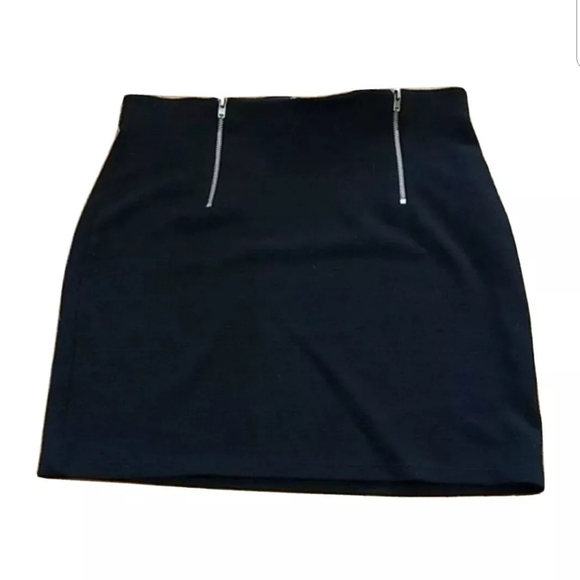 Hollister Dresses & Skirts - Hollister Skirt XS Black Women Extra Small zipper